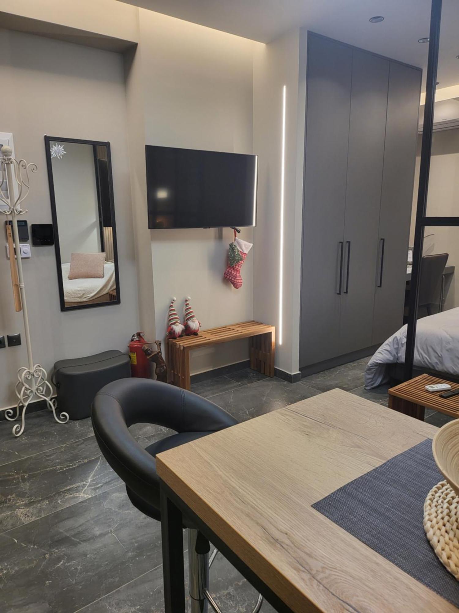 Apartment Modern In Center, Near Elia Square