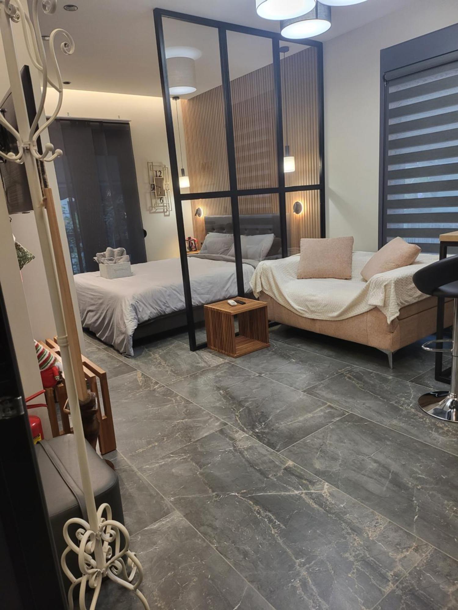 Apartment Modern In Center, Near Elia Square